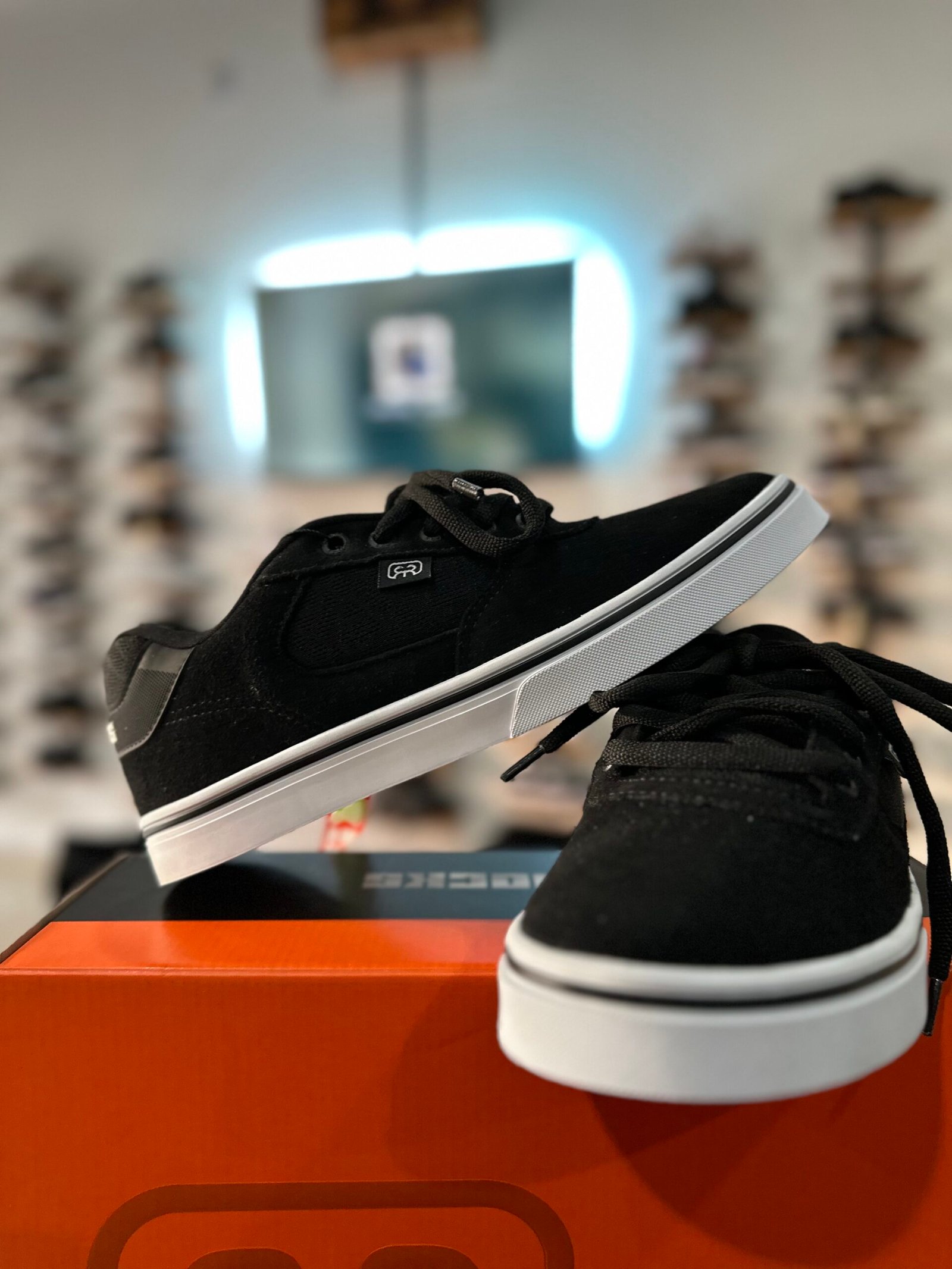 TÊNIS HOCKS FLAT LITE BLACK/ WHITE
