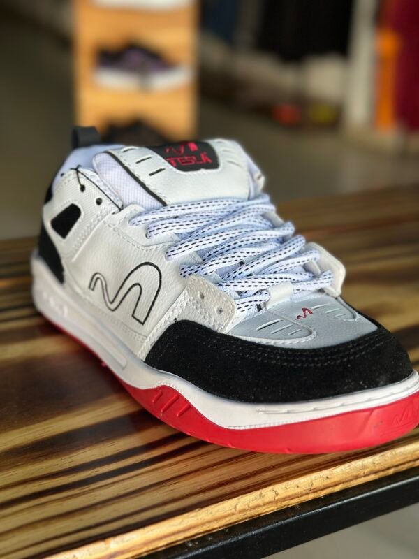 TÊNIS TESLA NINE BLACK WHITE RED