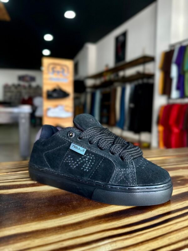 TÊNIS TESLA HERTZ ALL BLACK FURTACOR - Image 5